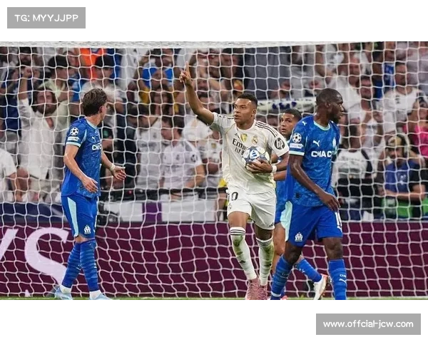 博洛尼亚锋霸圣地亚哥卡斯特罗梅开二度助球队惊险逆转